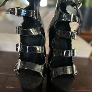 Black Strappy Women's pleaser heels